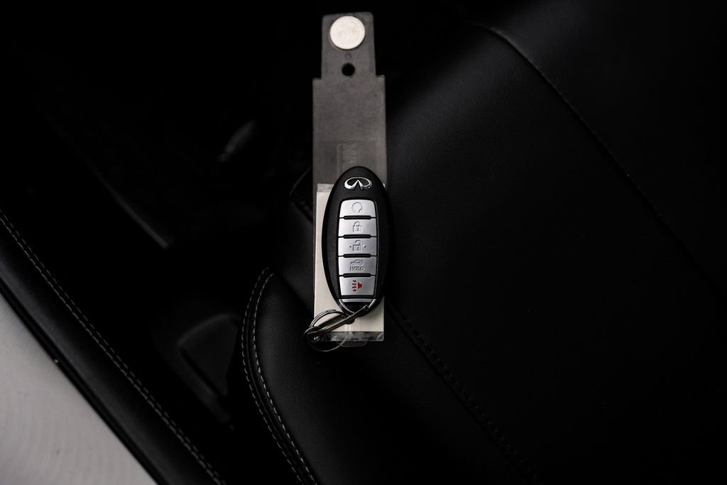 Used 2019 INFINITI Q60 3.0t Luxe w/ Essential Package image 57