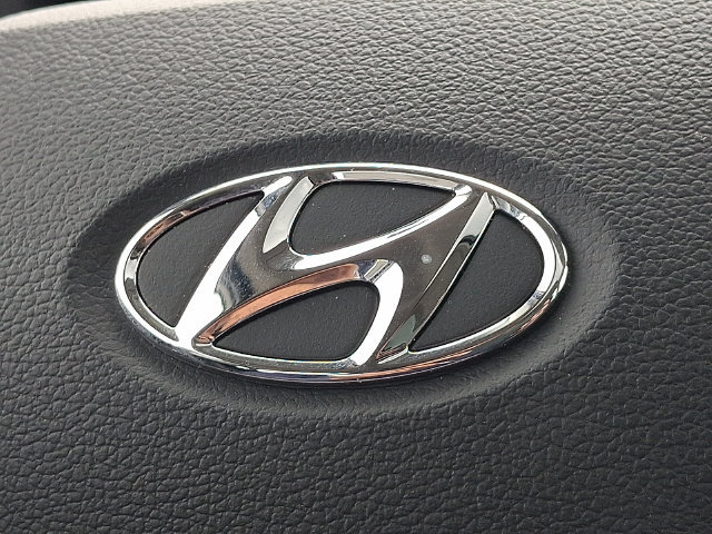 Certified 2026 Hyundai Venue SEL FWD image 30
