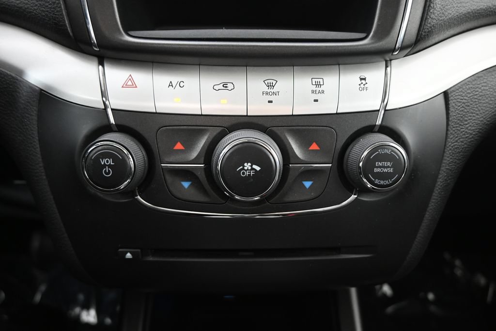 Used 2020 Dodge Journey SE w/ Blacktop Package FWD image 28