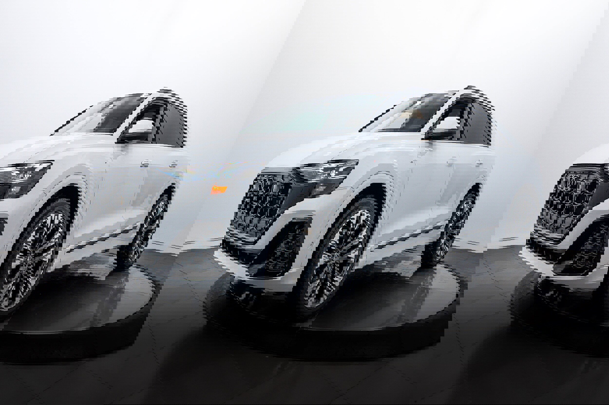 Certified 2025 Audi Q8 Premium Plus w/ Premium Plus Package image 7