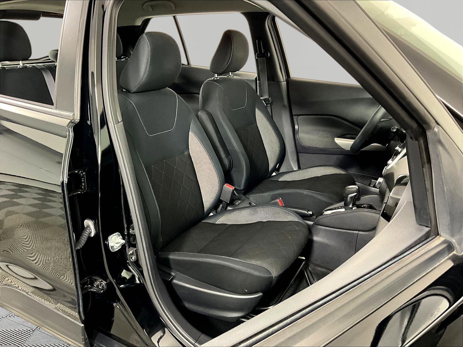Used 2019 Nissan Kicks SV FWD image 28