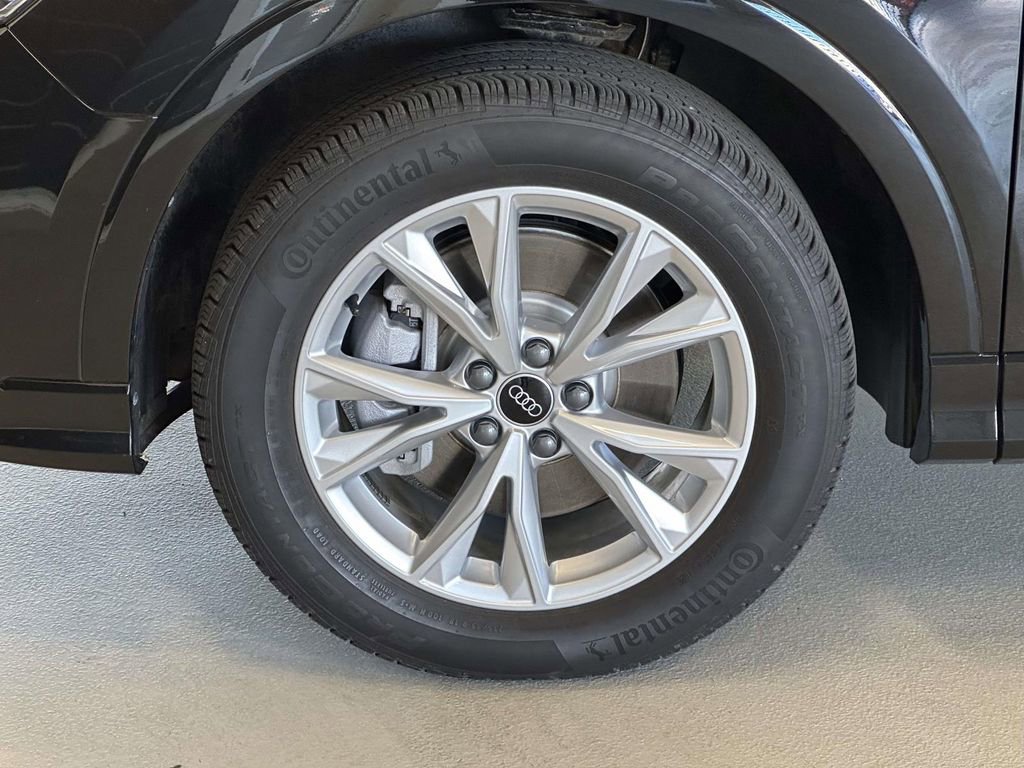 Used 2025 Audi Q3 2.0T Premium w/ Convenience Package AWD/4WD image 8