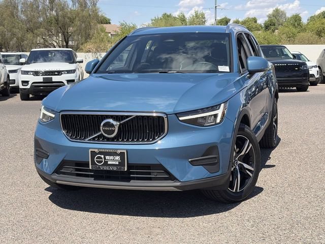 Used 2023 Volvo XC40 B4 Core w/ Protection Package FWD image 3