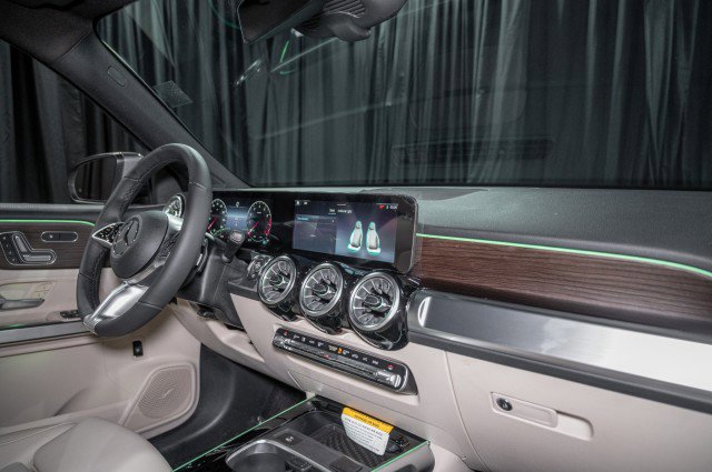 New 2026 Mercedes-Benz GLB 250 250 SUV image 15