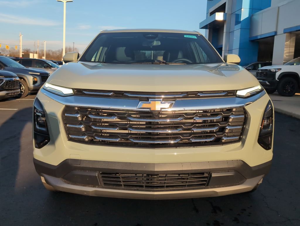 New 2026 Chevrolet Equinox LT w/ Convenience Package II image 2