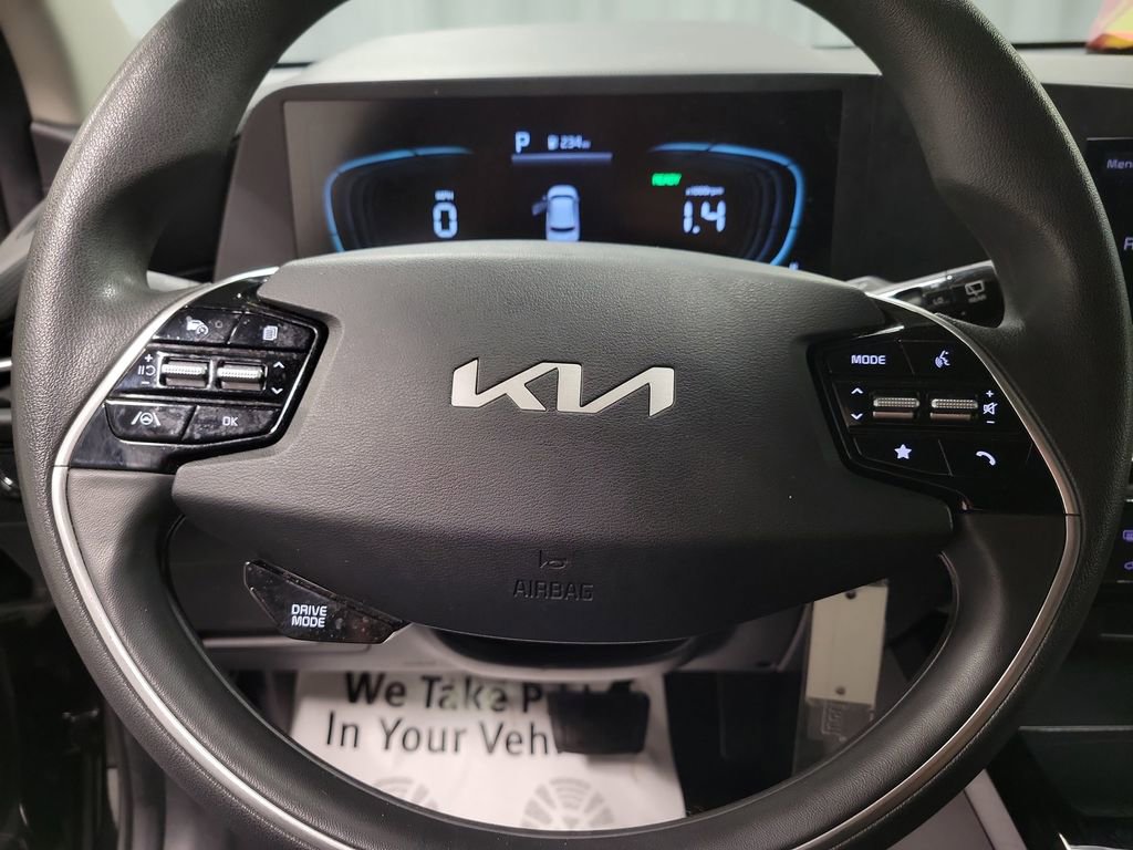 Used 2024 Kia Niro LX image 17