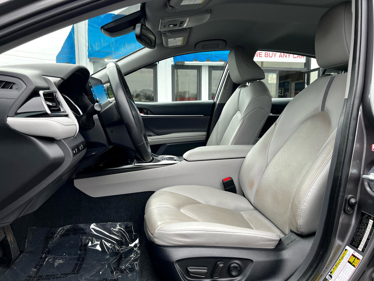 Used 2023 Toyota Camry XLE image 10