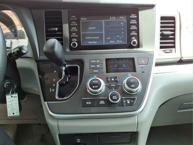Used 2020 Toyota Sienna L image 18