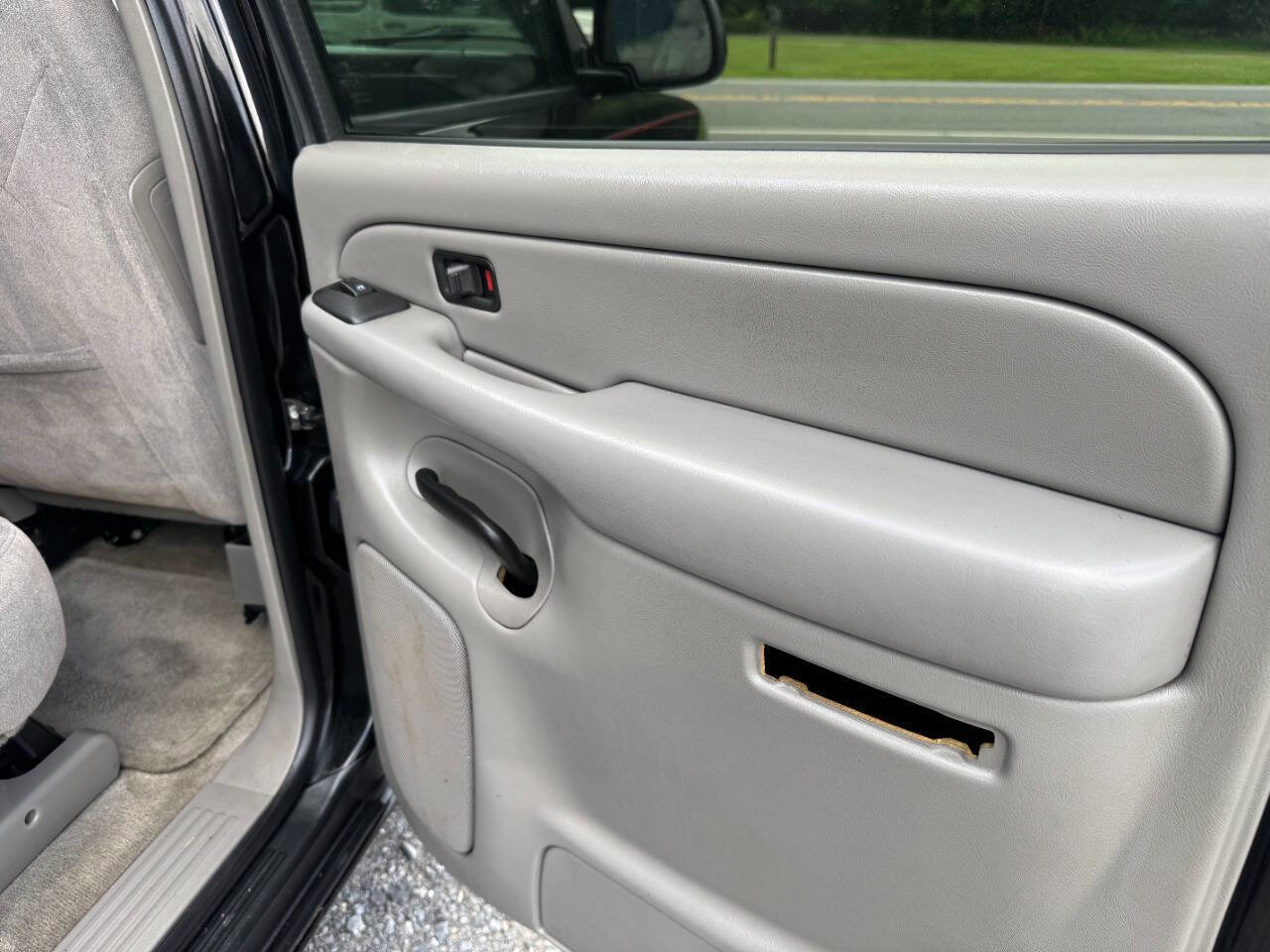 Used 2006 Chevrolet Suburban LS w/ Smart Select Package image 15