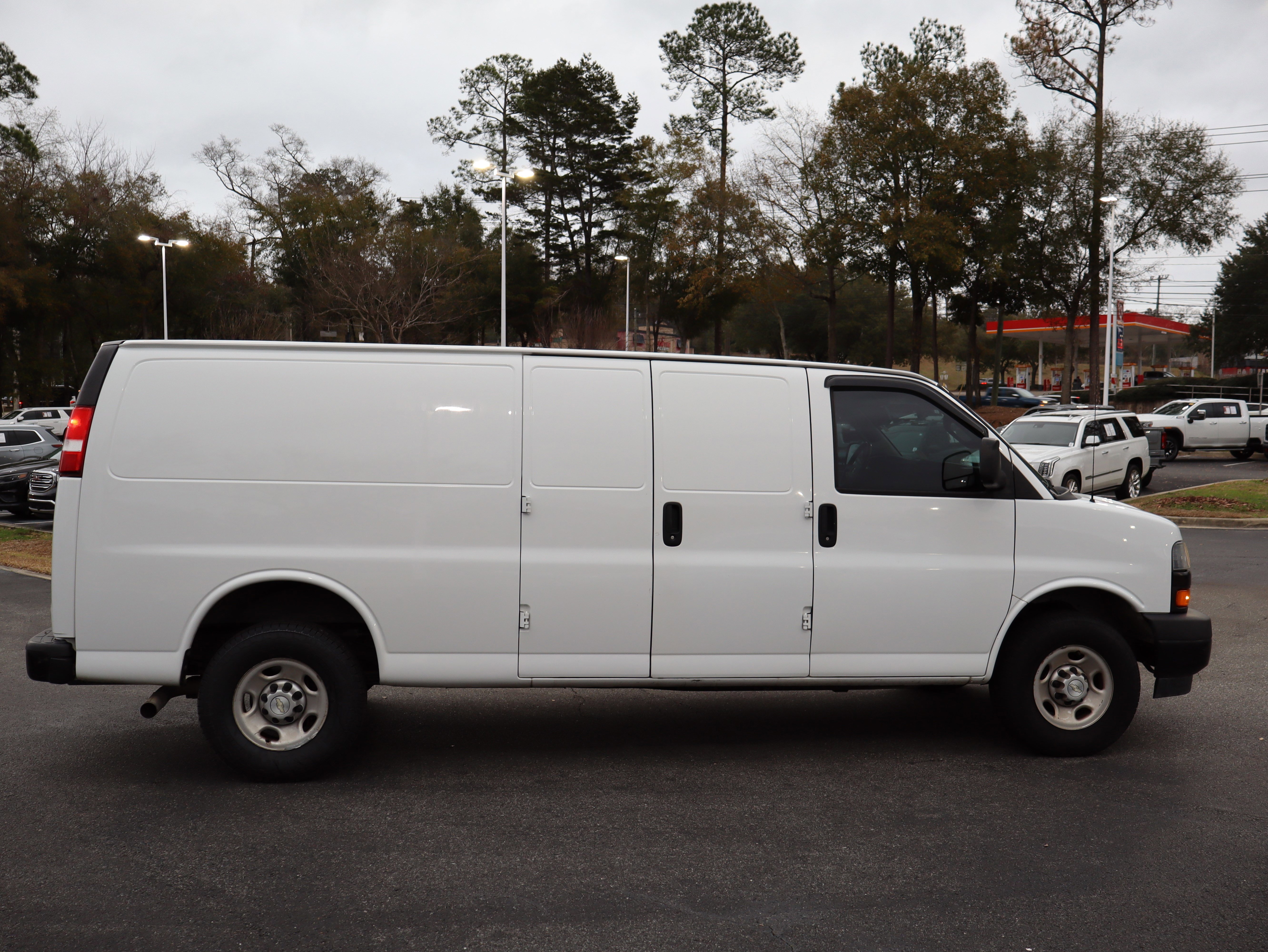 Used 2021 Chevrolet Express 2500 Extended w/ Driver Convenience Package image 7