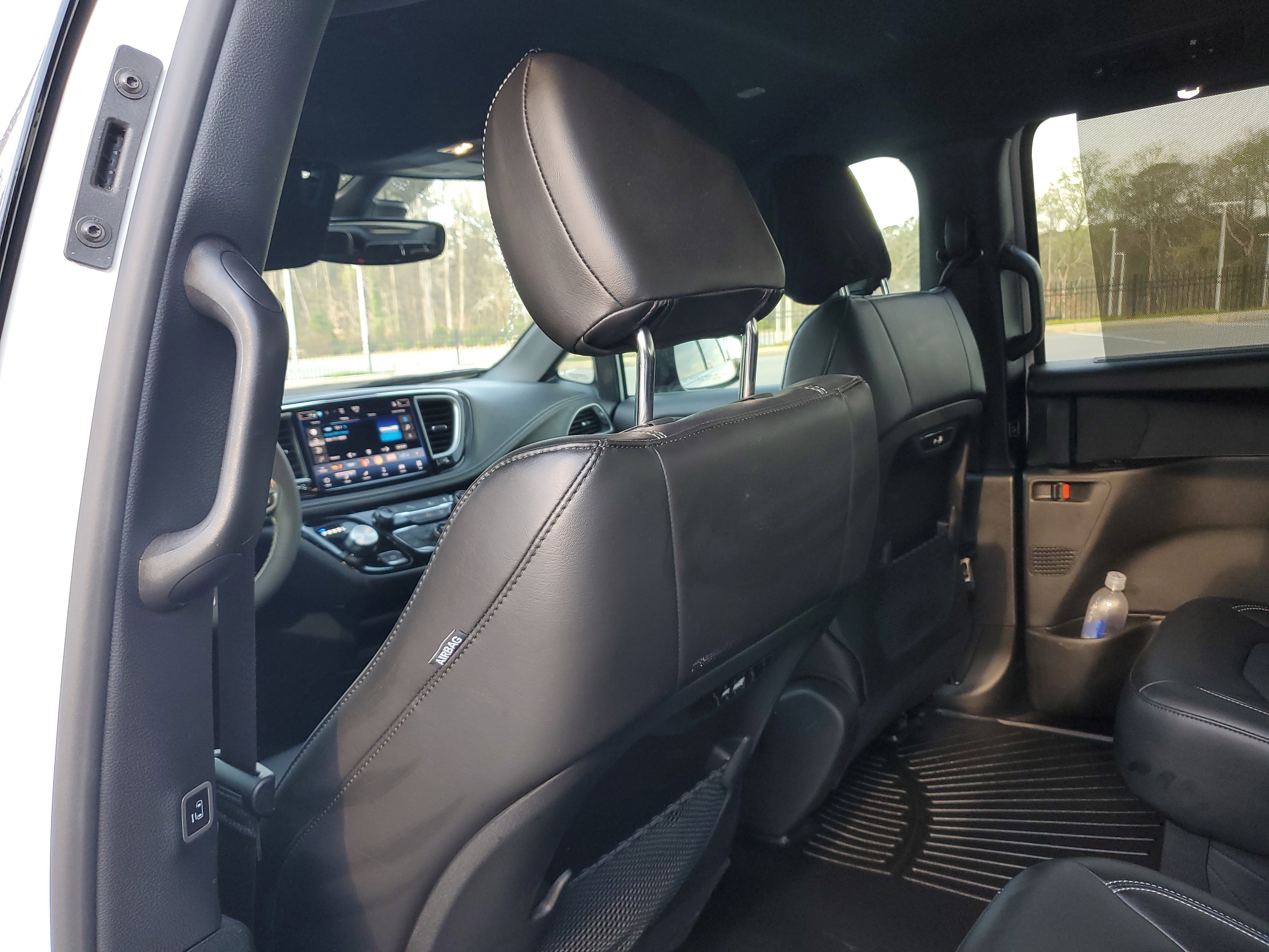 Used 2025 Chrysler Pacifica Select image 10