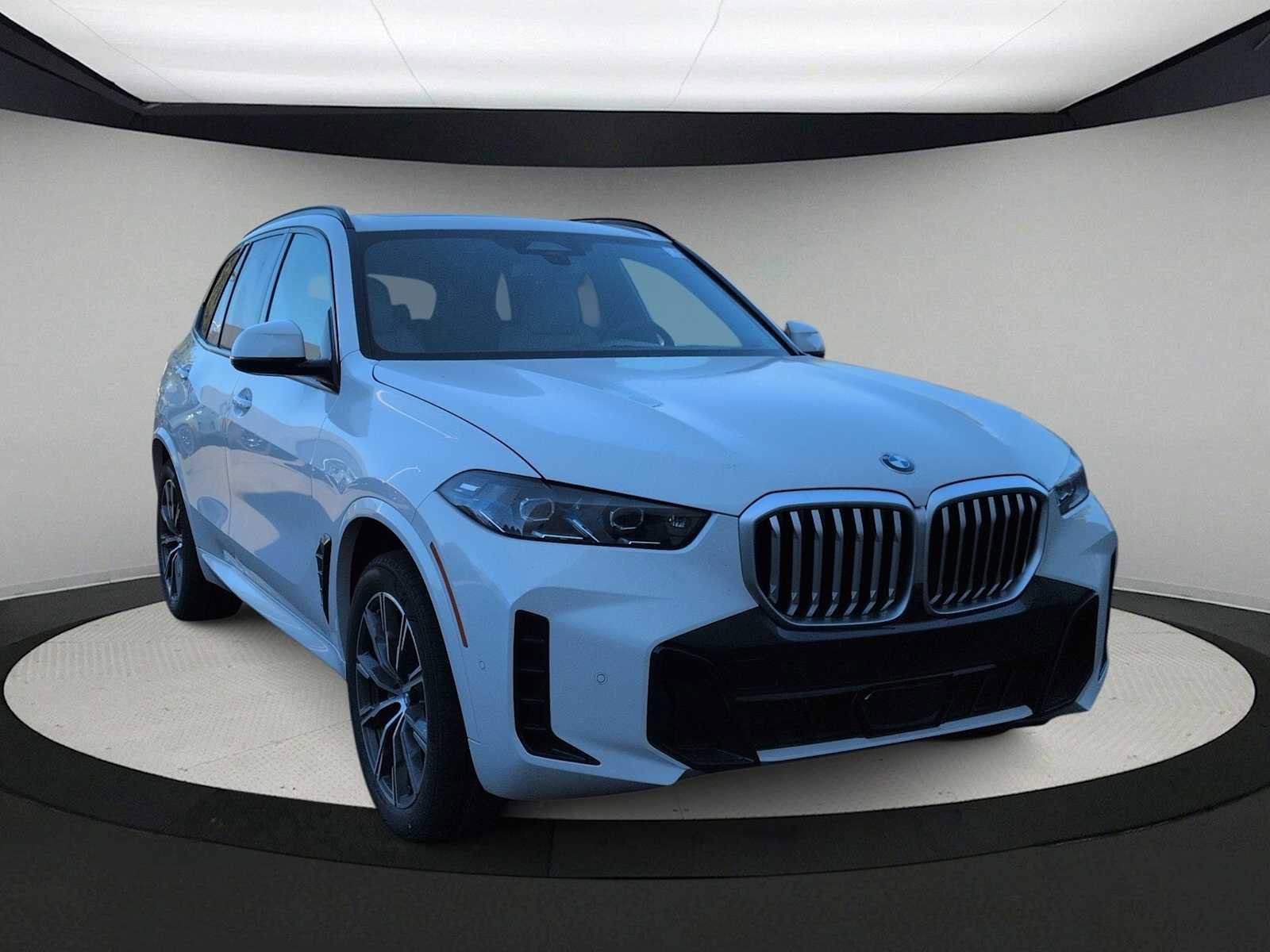 New 2026 BMW X5 xDrive40i w/ M Sport Package image 2
