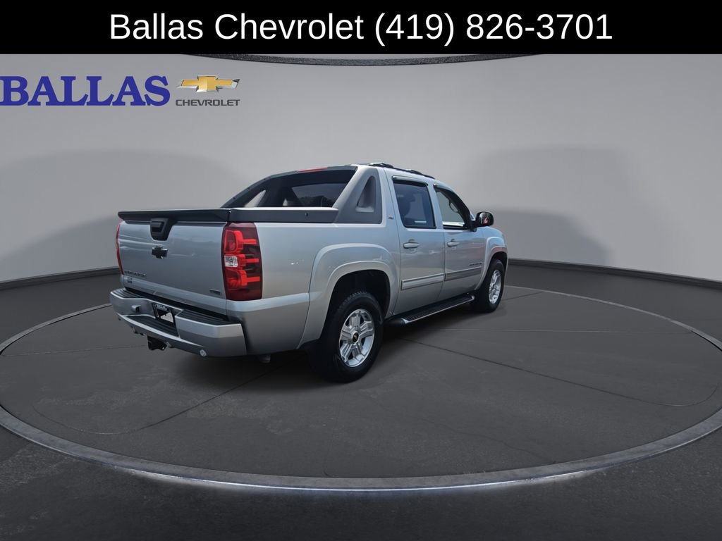 Used 2010 Chevrolet Avalanche LT w/ Luxury Package AWD/4WD image 8