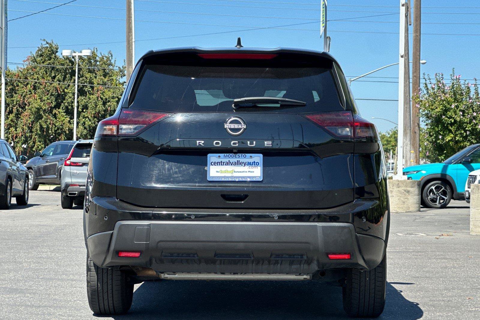 Certified 2024 Nissan Rogue S FWD image 5