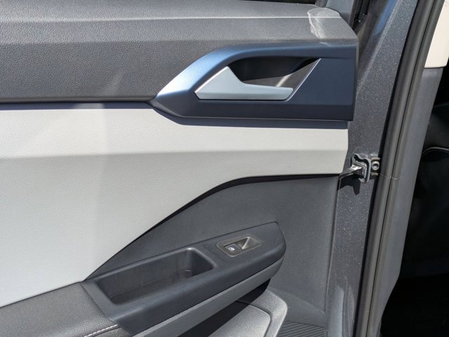 Used 2024 Volkswagen Taos SE image 27