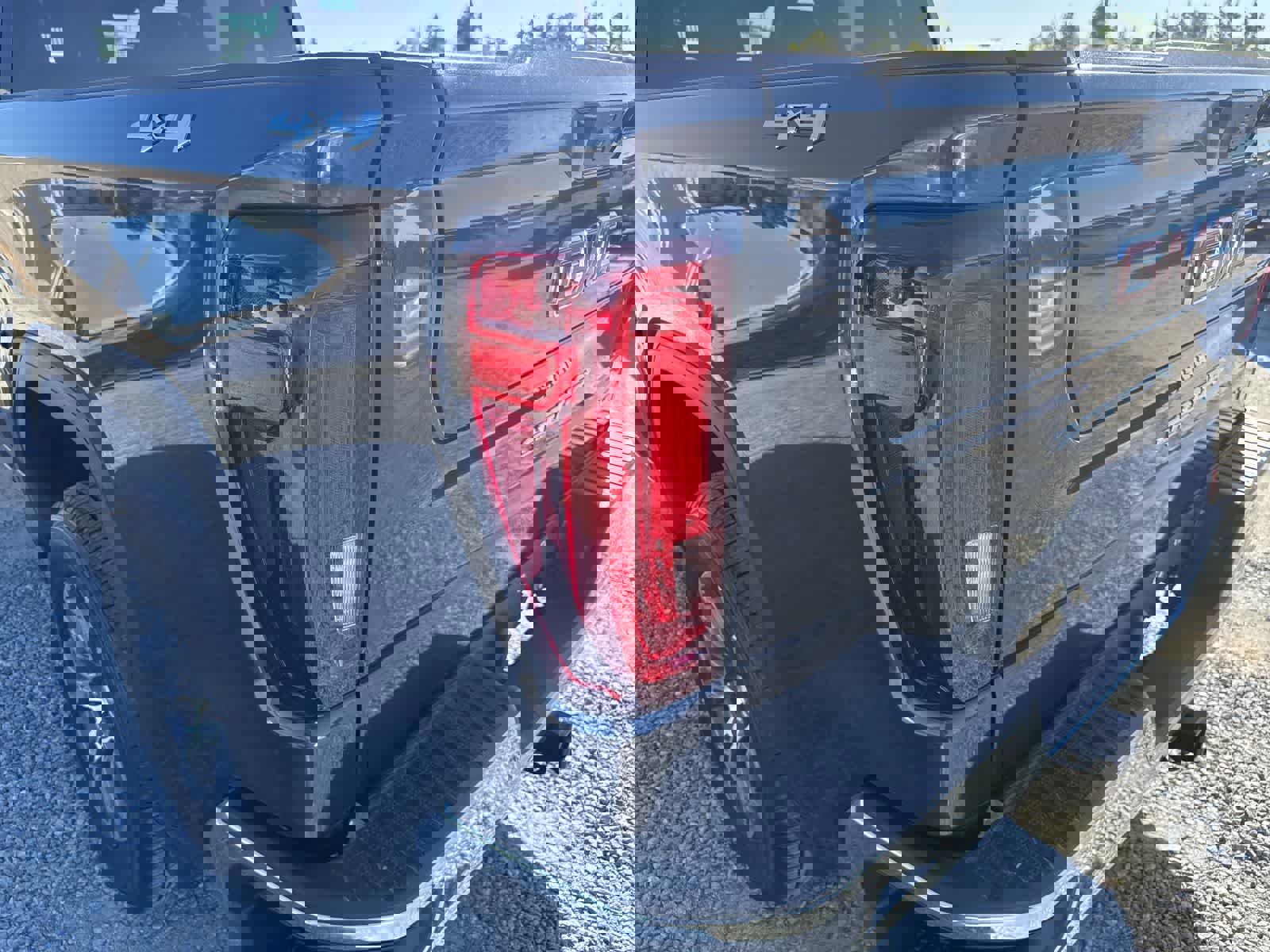 Used 2025 GMC Sierra 1500 SLT image 14