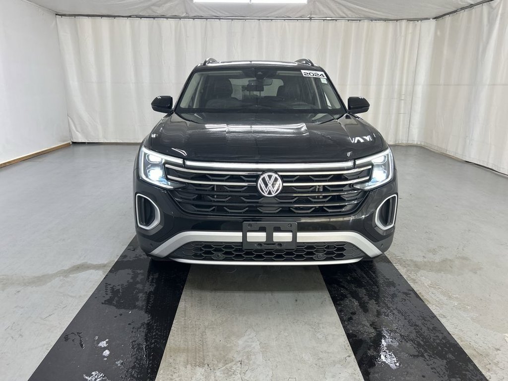 Certified 2024 Volkswagen Atlas Peak Edition SEL AWD/4WD image 3