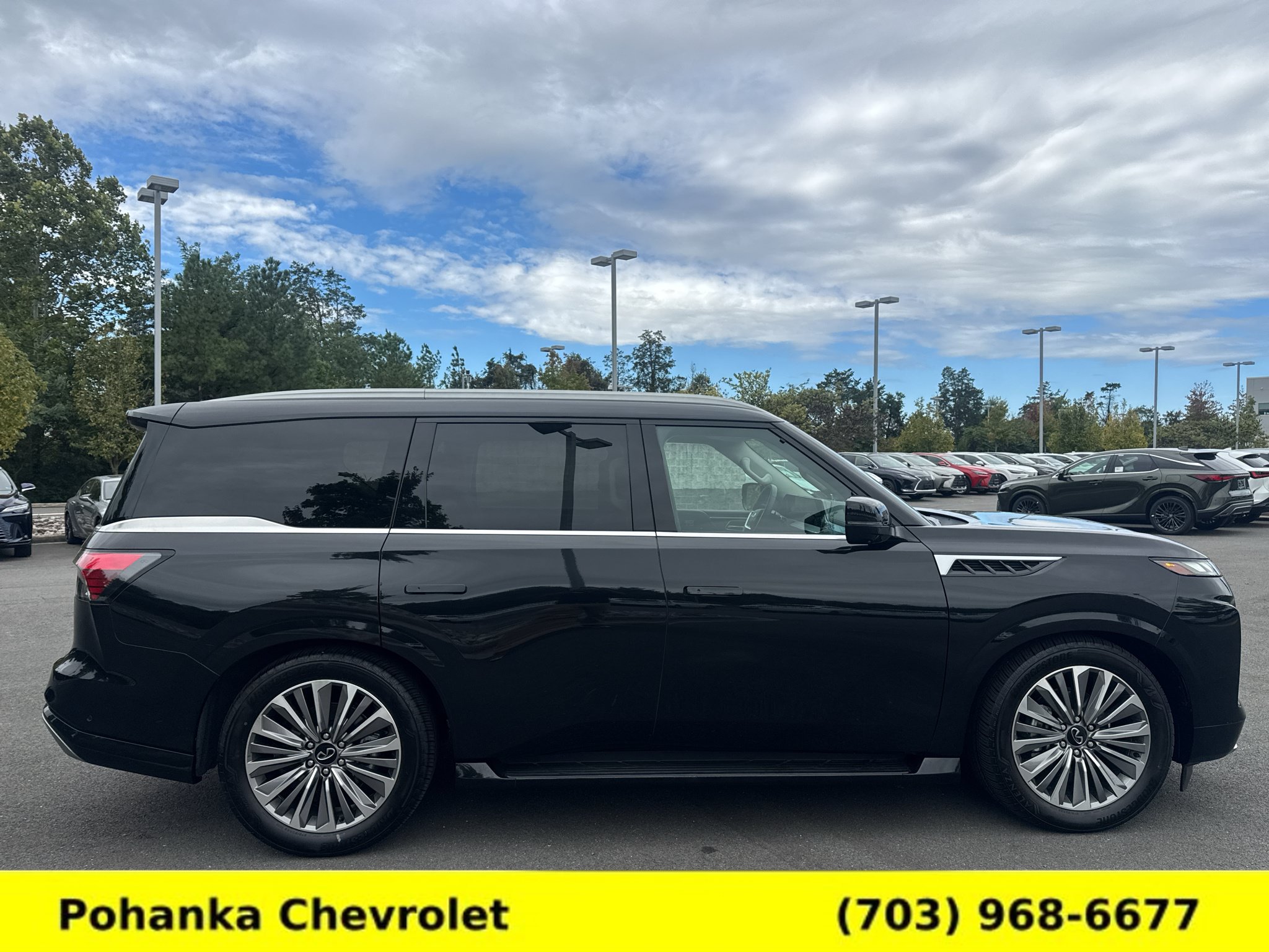 Used 2025 INFINITI QX80 Sensory AWD/4WD image 8