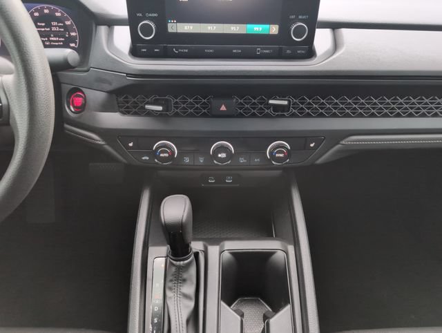 Used 2025 Honda Accord SE image 24