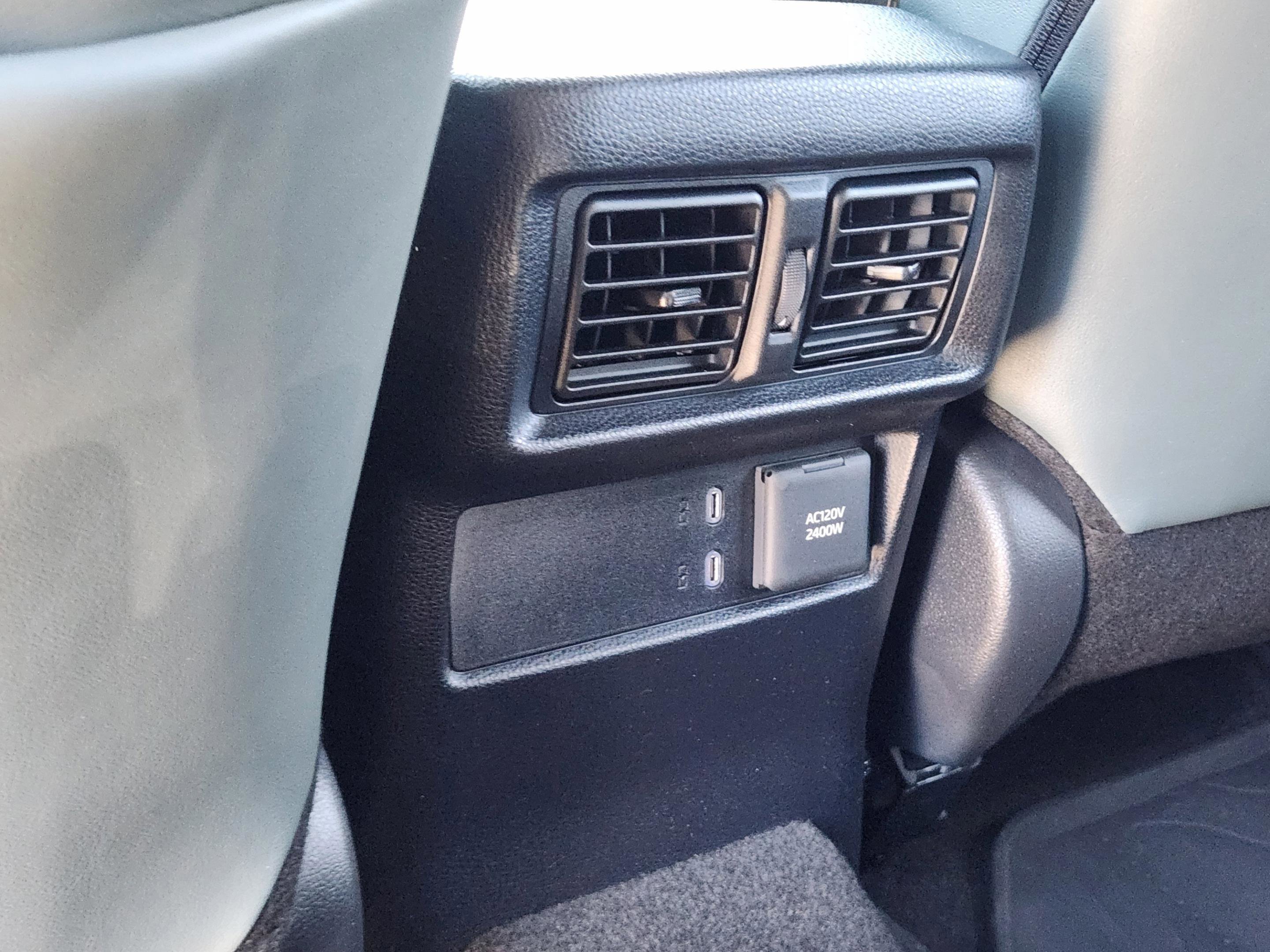 Used 2025 Toyota 4Runner Trailhunter image 39