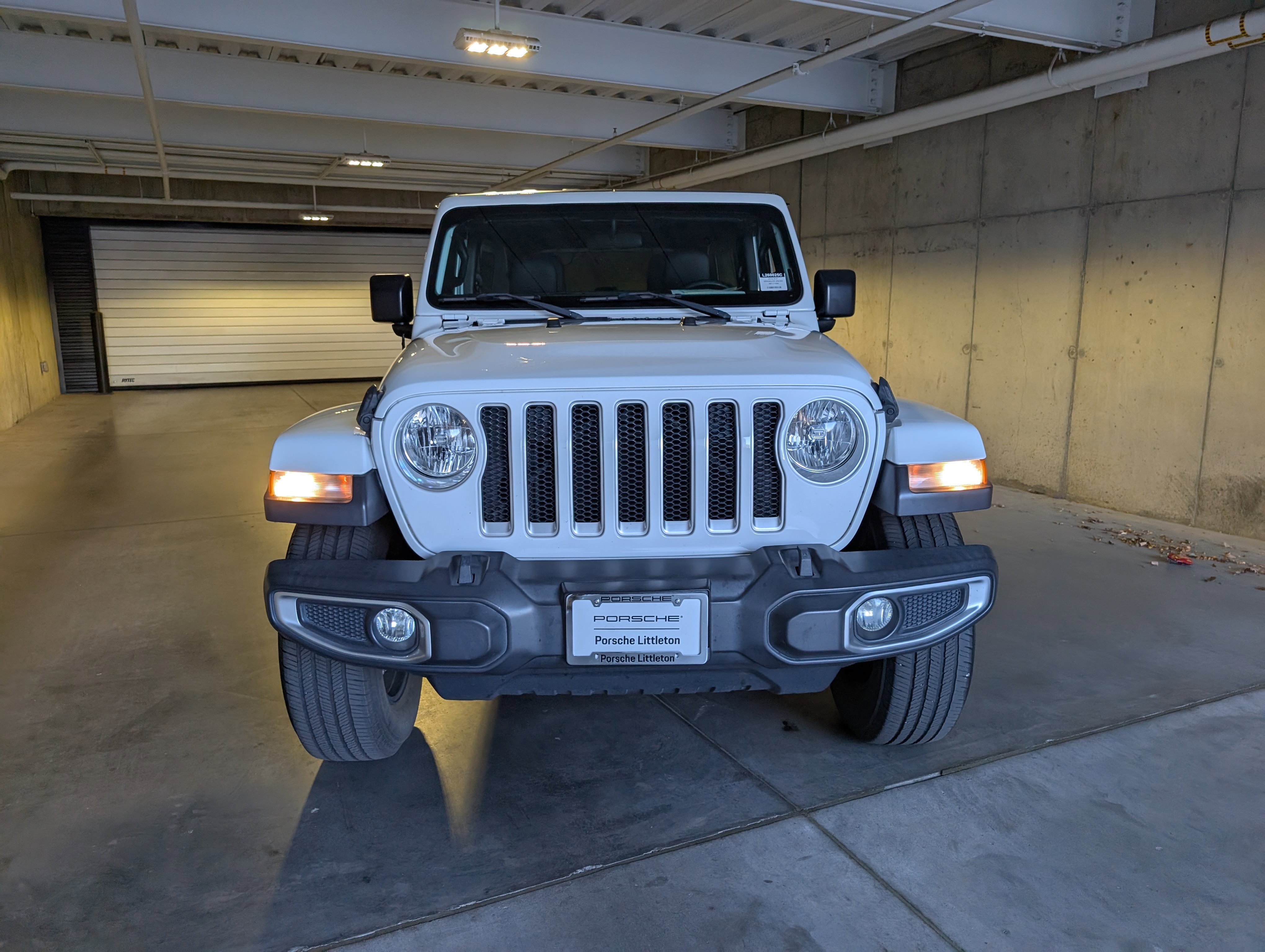 Used 2018 Jeep Wrangler Unlimited Sahara image 12