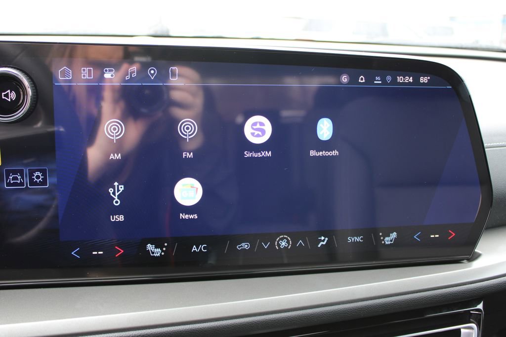 New 2026 Chevrolet Traverse LT w/ Sun and Wheel Package image 41