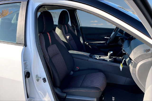 New 2027 Nissan Sentra SR w/ SR All Weather Package FWD image 11