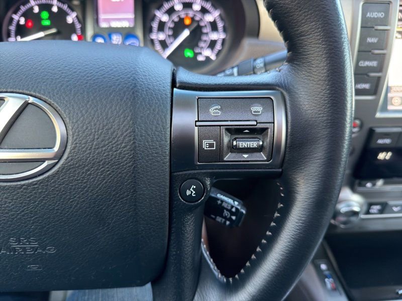 Used 2017 Lexus GX 460 image 30