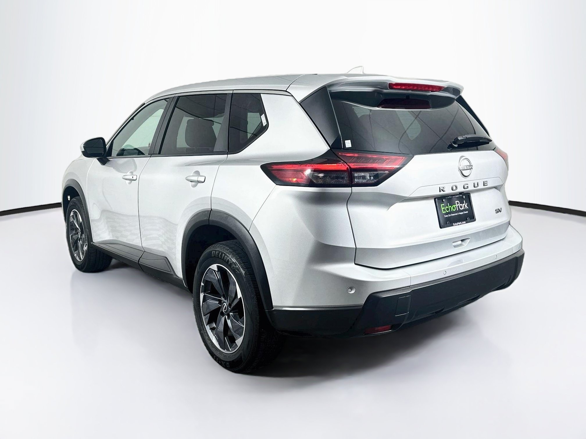 Used 2024 Nissan Rogue SV FWD image 5