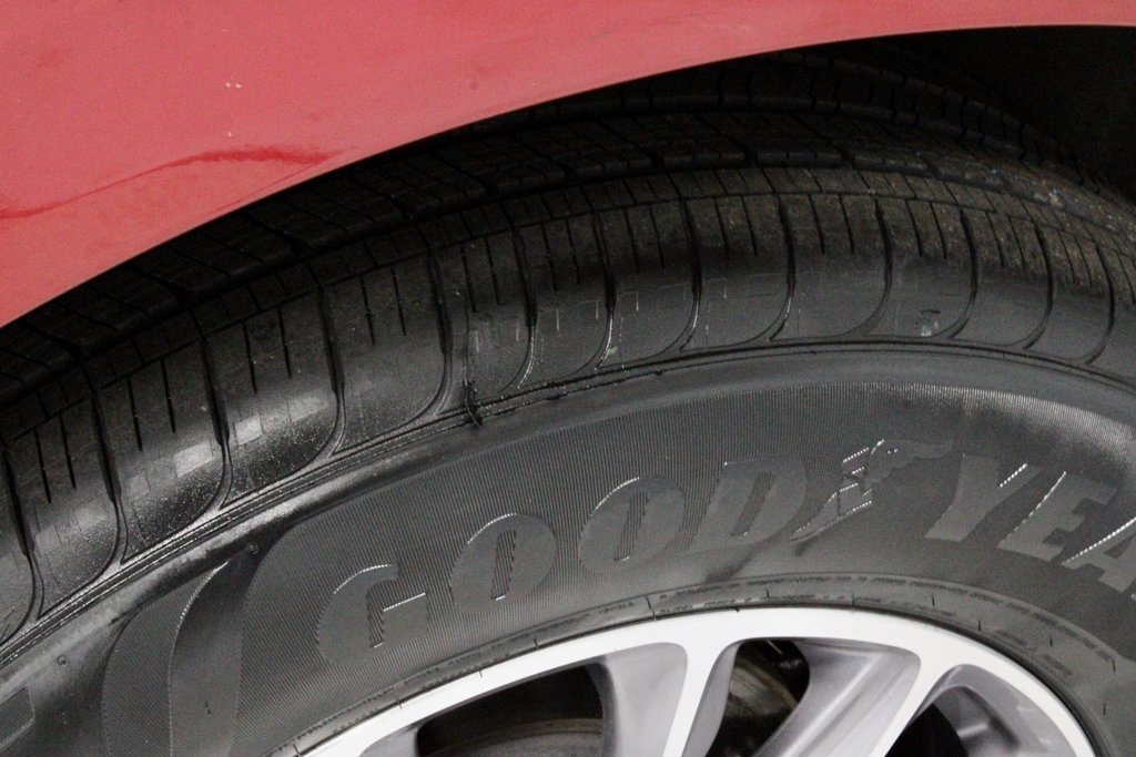 Used 2024 Buick Enclave Premium image 21