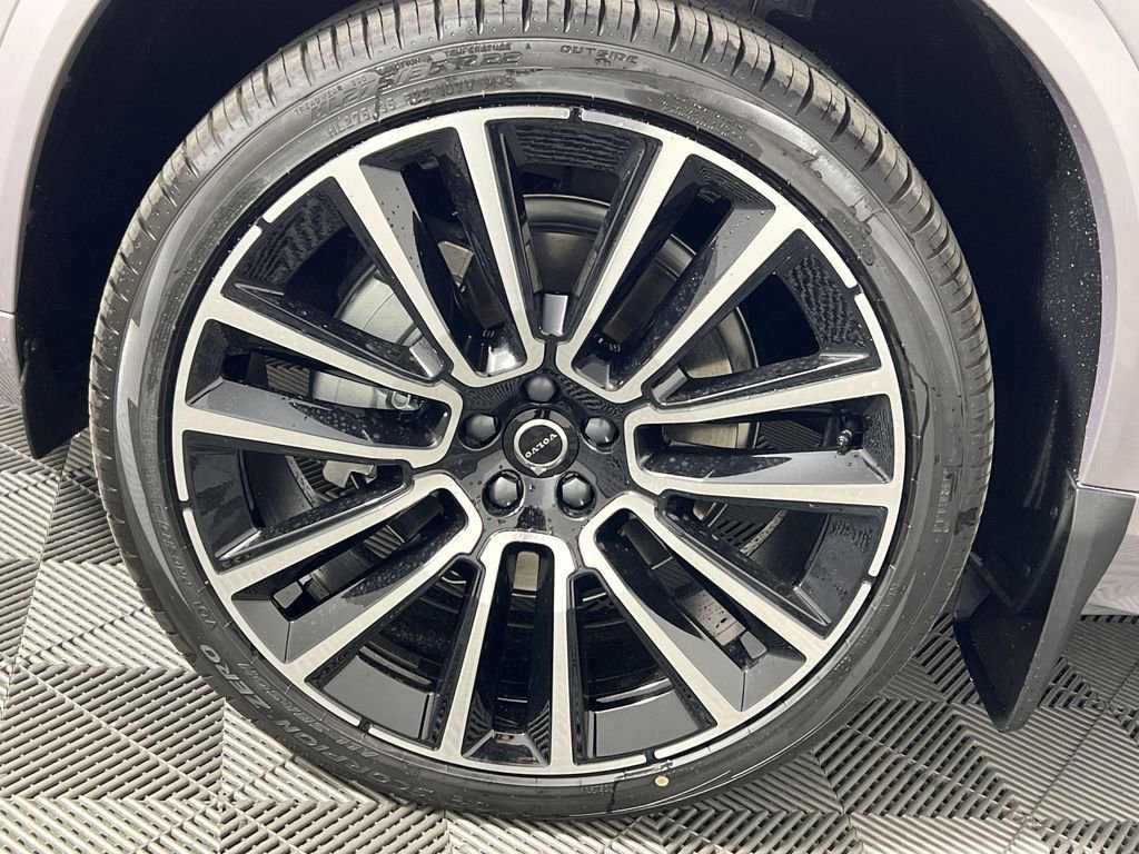 New 2026 Volvo XC90 B5 Ultra w/ Protection Package image 16