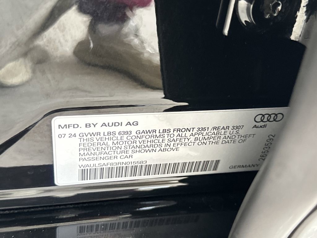Used 2024 Audi S8 AWD/4WD image 40