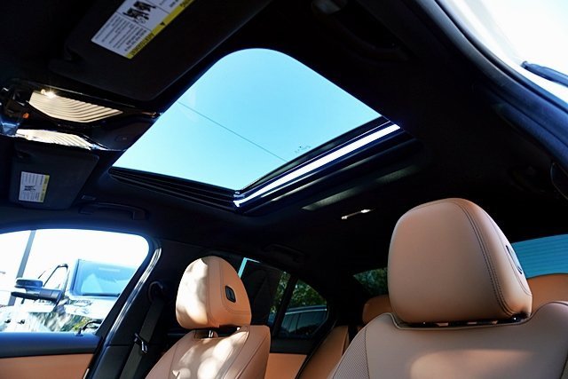 Used 2022 BMW 330i Sedan w/ Driving Assistance Package image 16