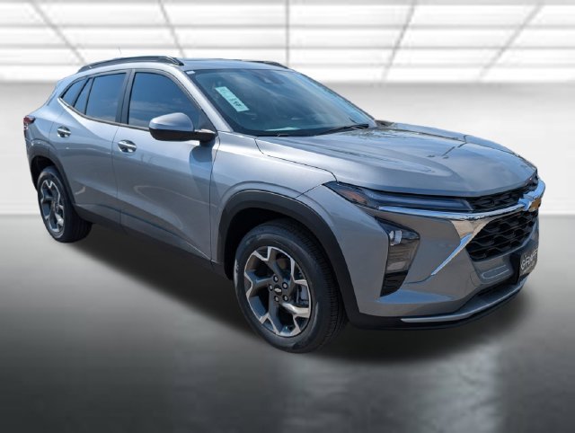 New 2026 Chevrolet Trax LT w/ Sunroof Package FWD image 1