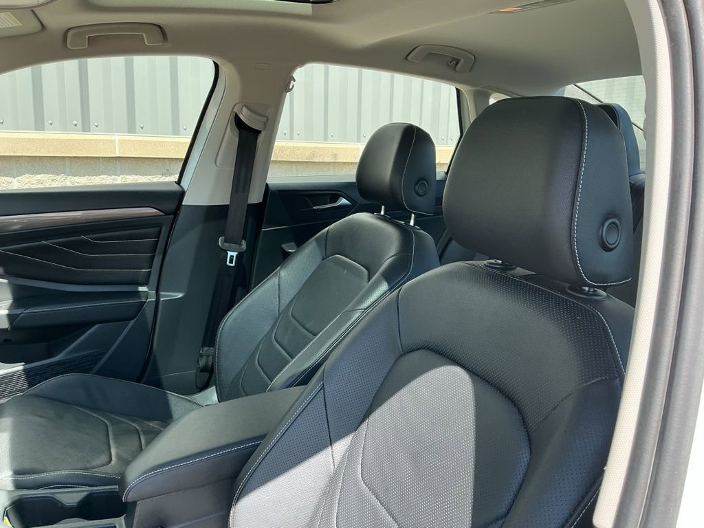 Used 2024 Volkswagen Jetta SEL image 8