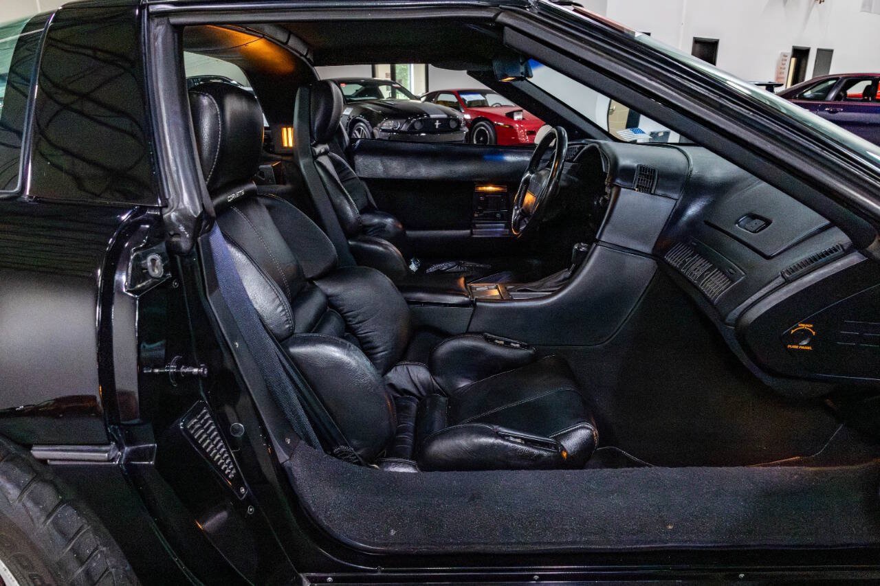 Used 1990 Chevrolet Corvette Coupe RWD image 40