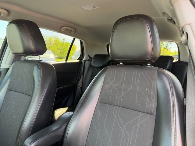 Used 2018 Chevrolet Trax LT w/ LT Convenience Package image 16