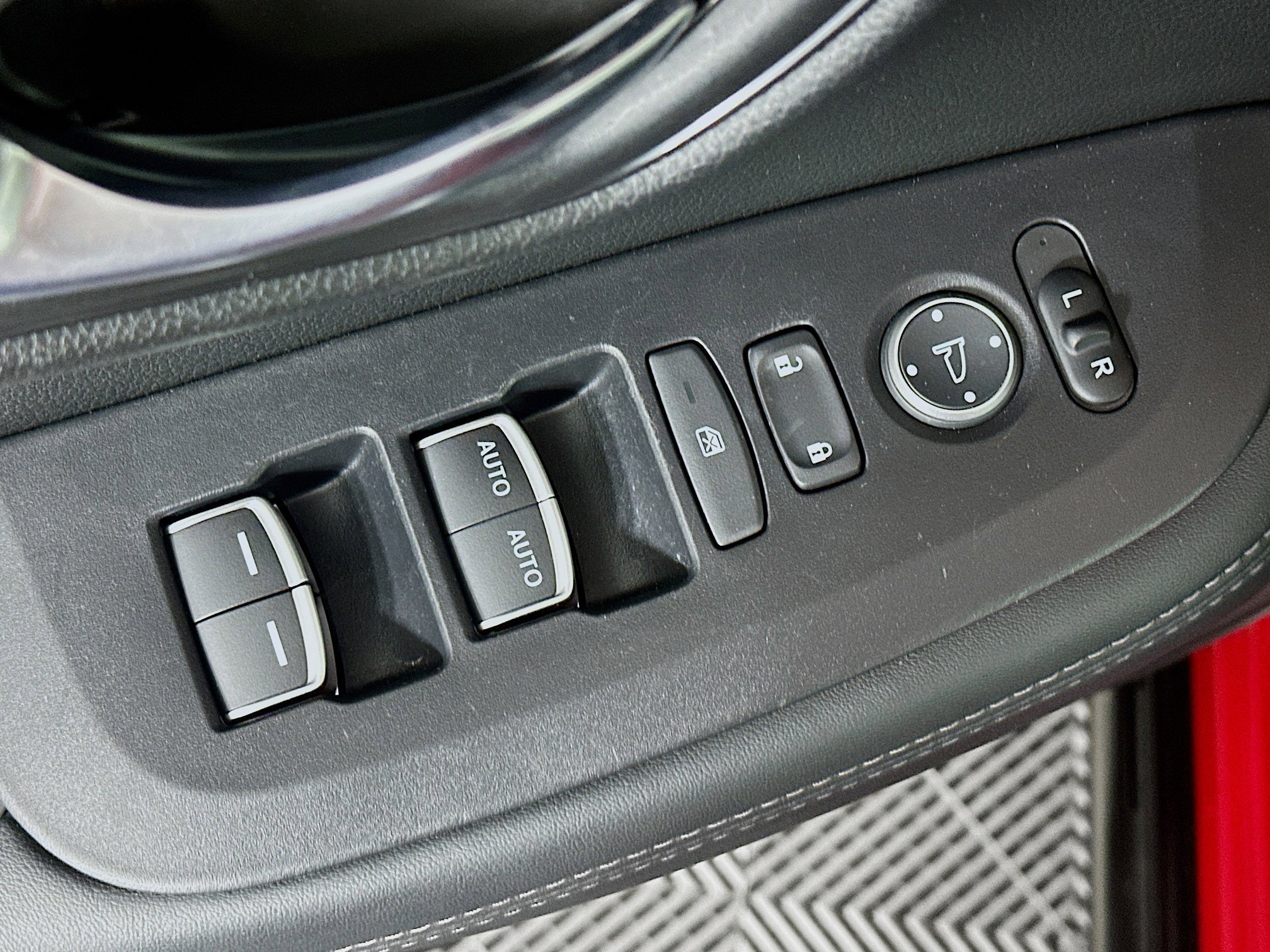 Used 2024 Honda HR-V EX-L image 15