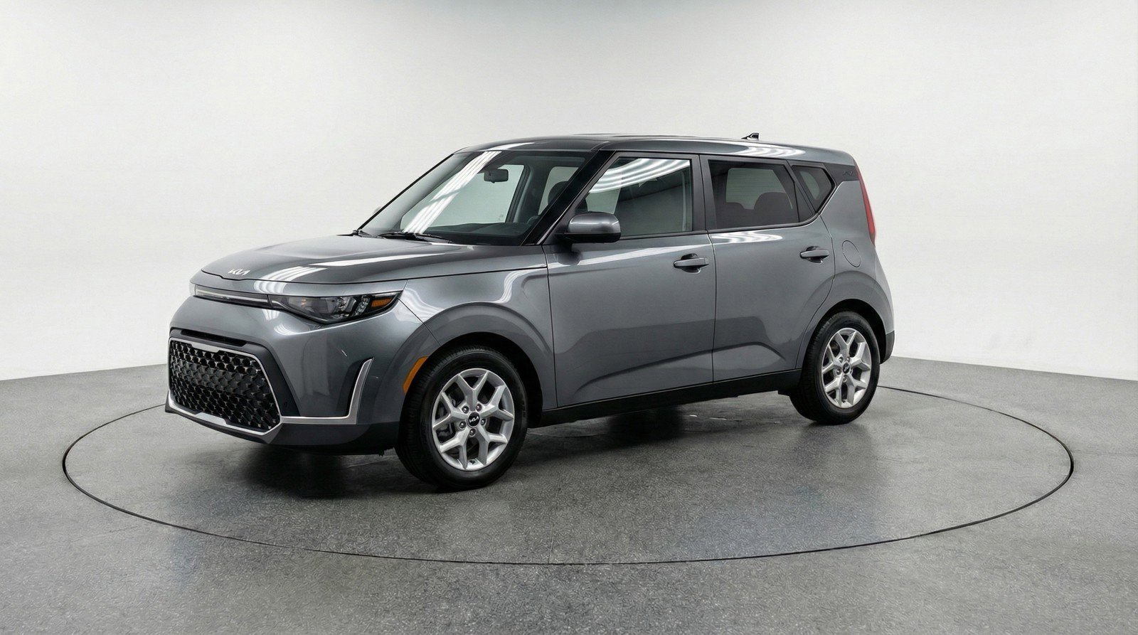 Used 2025 Kia Soul LX w/ LX Technology Package FWD image 3