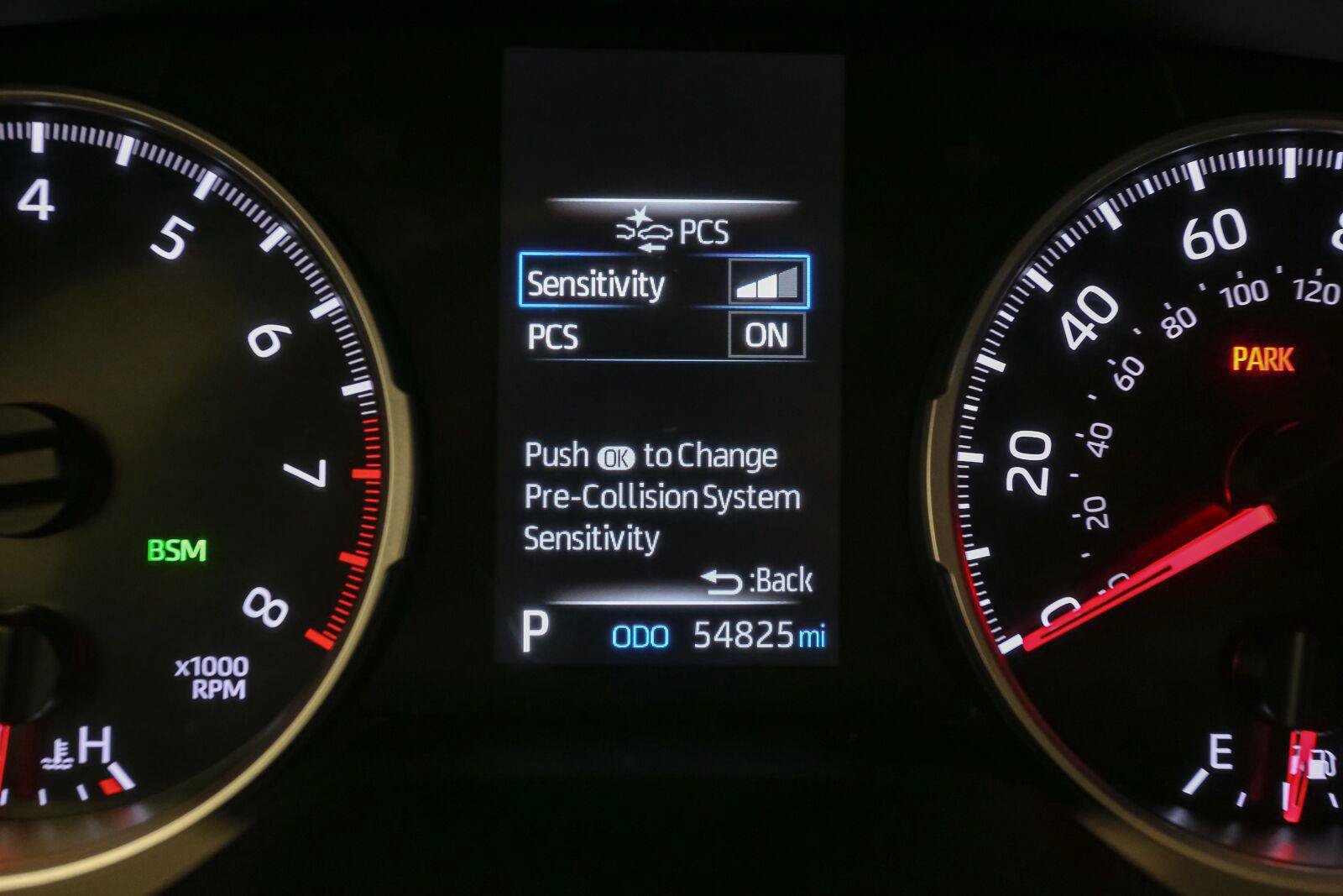 Certified 2022 Toyota RAV4 LE AWD/4WD image 38