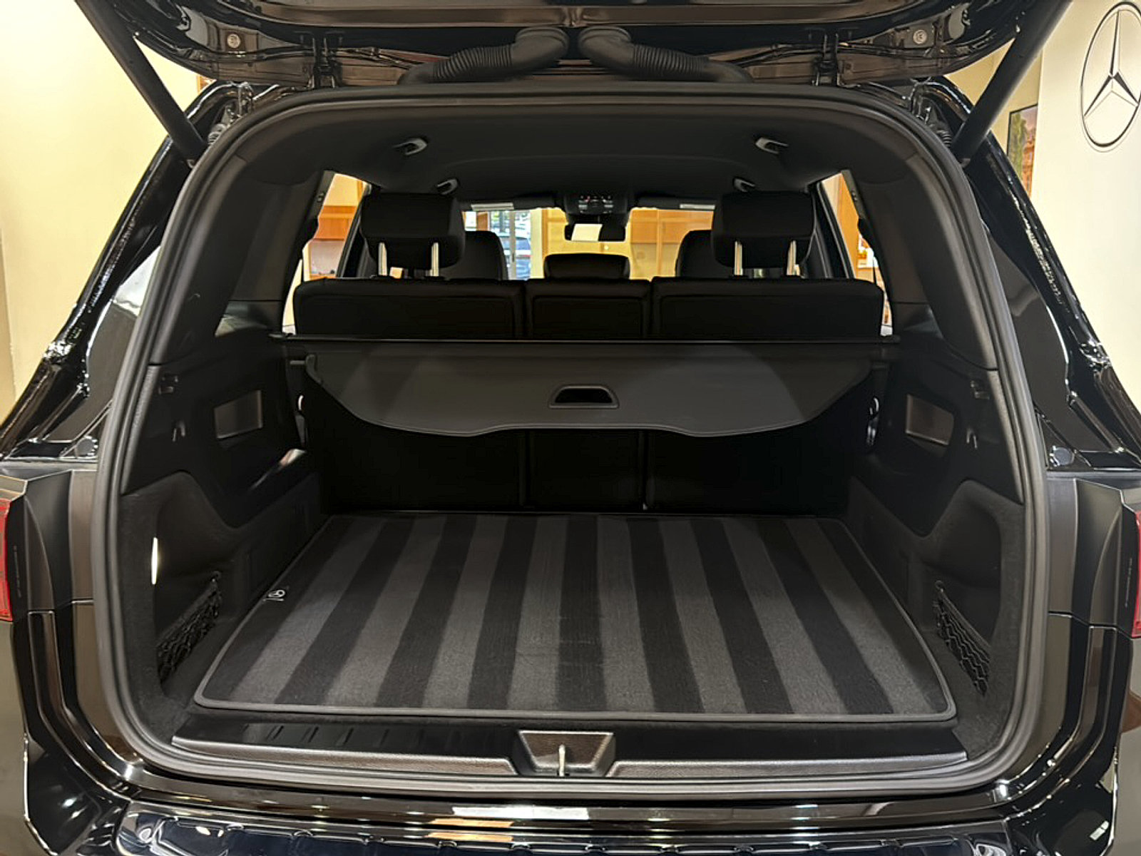 Certified 2025 Mercedes-Benz GLB 250 image 27