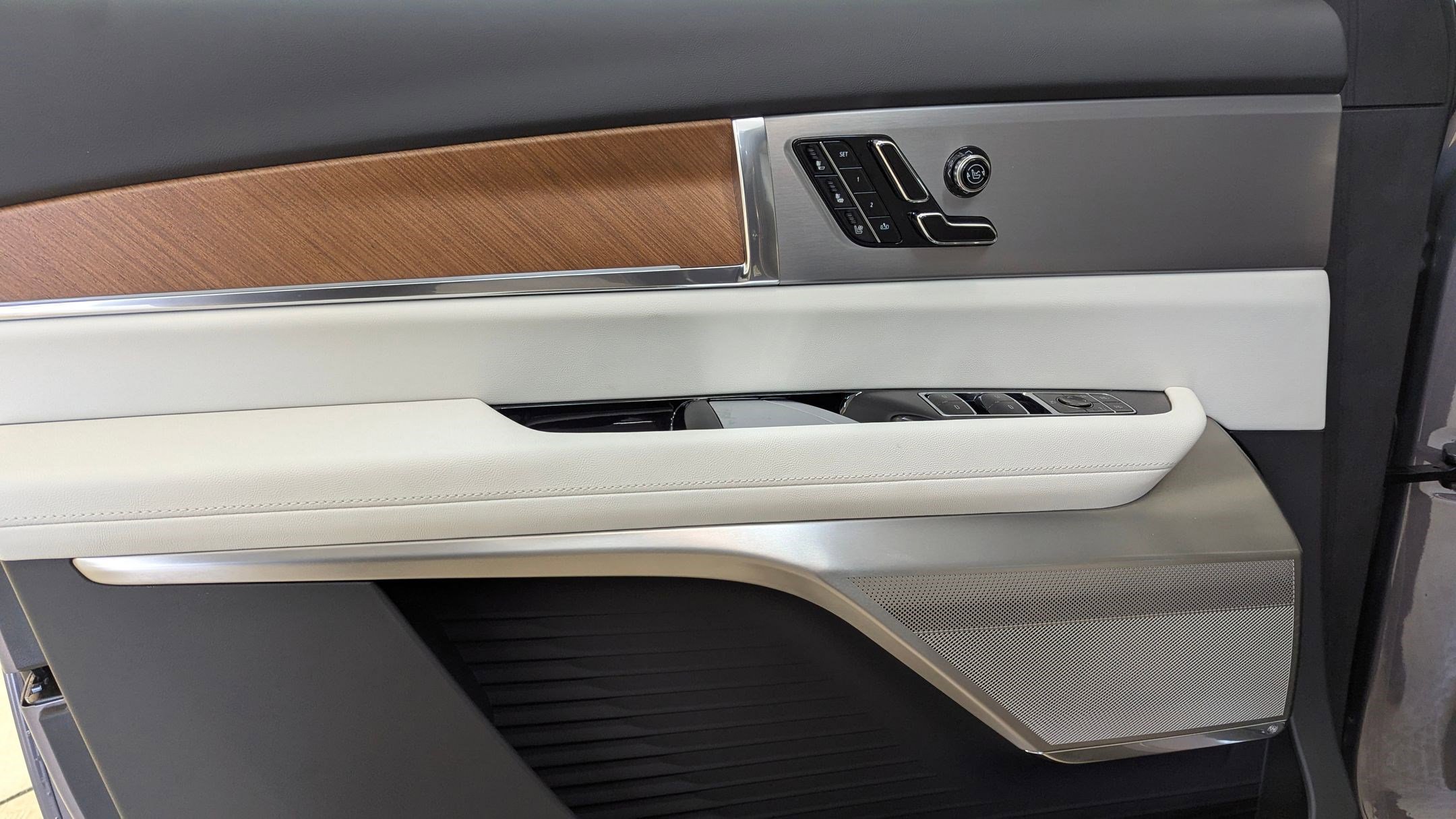 New 2026 Cadillac Vistiq Luxury image 11