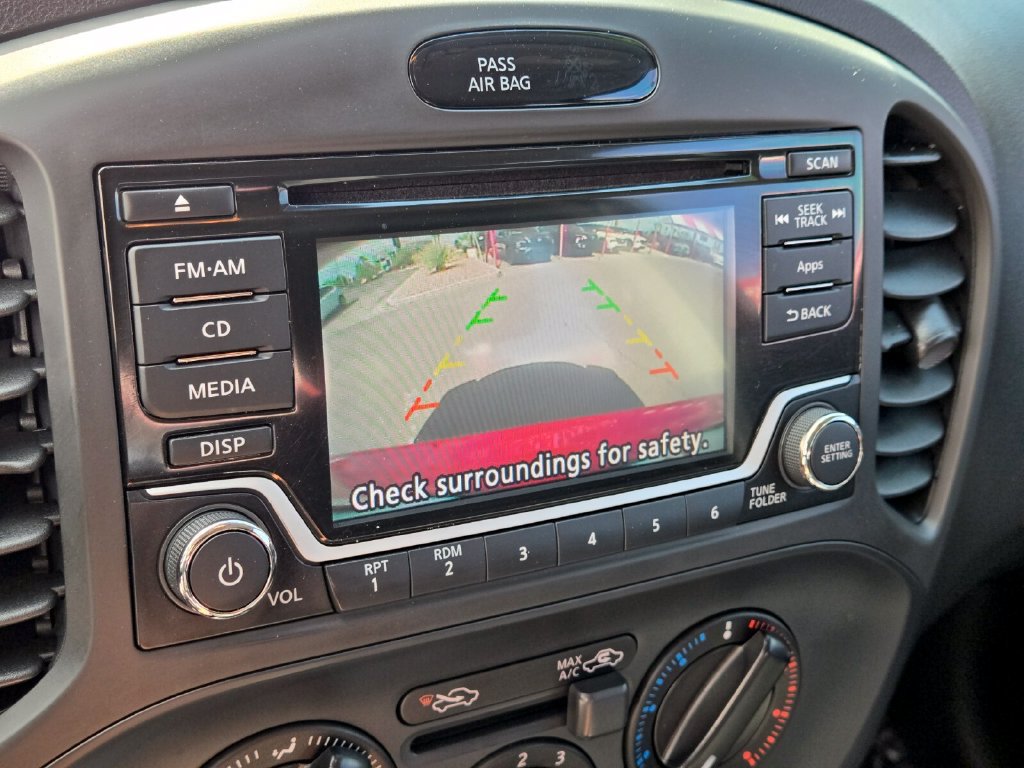 Used 2016 Nissan Juke S FWD image 31