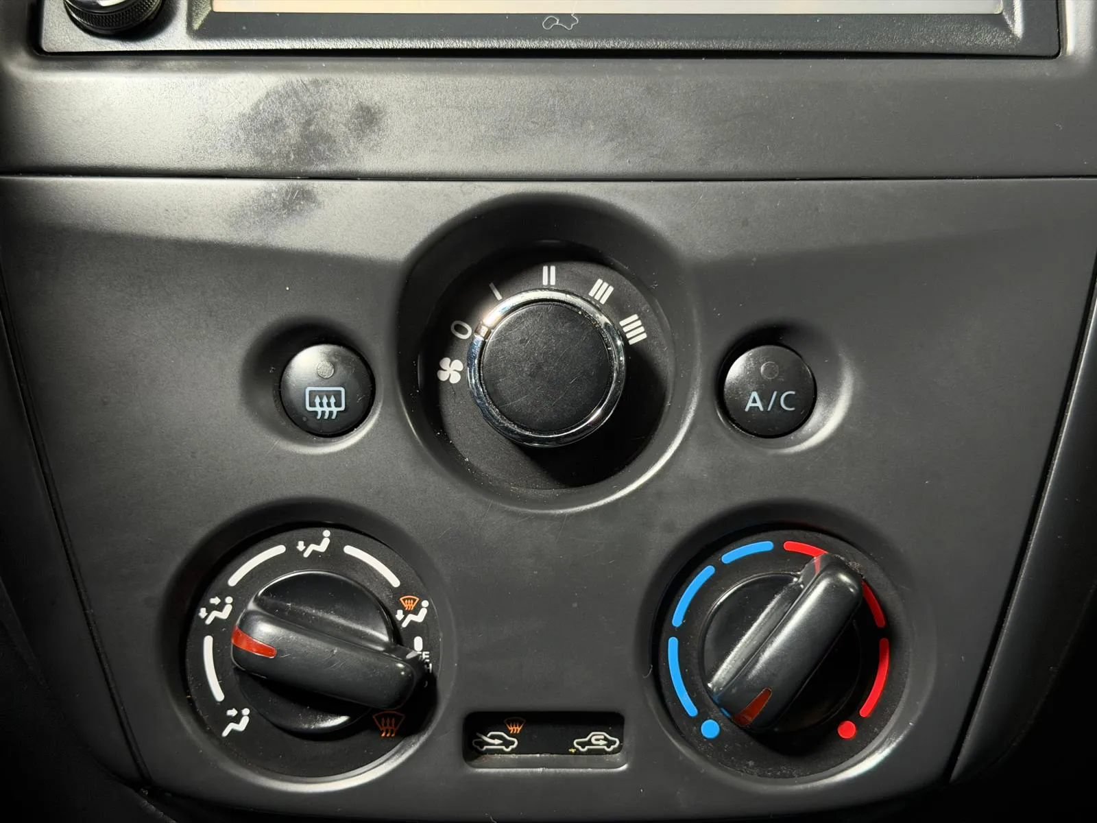 Used 2019 Nissan Versa S Plus FWD image 31