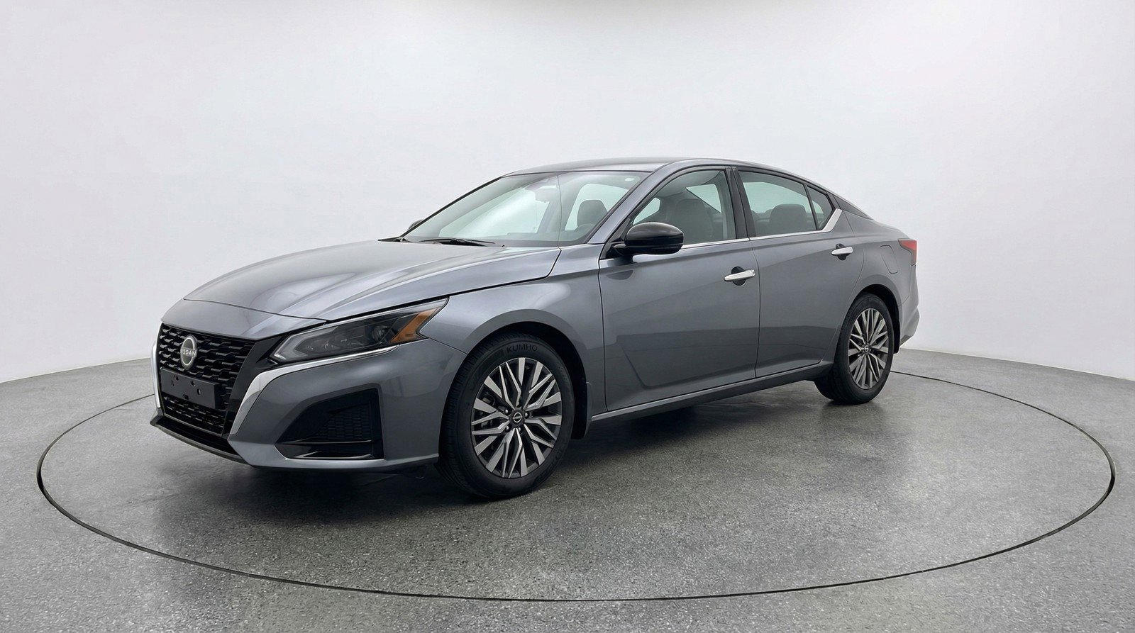 Used 2025 Nissan Altima 2.5 SV image 3