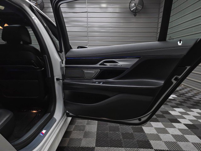 Used 2021 BMW 750i xDrive w/ M Sport Package AWD/4WD image 40