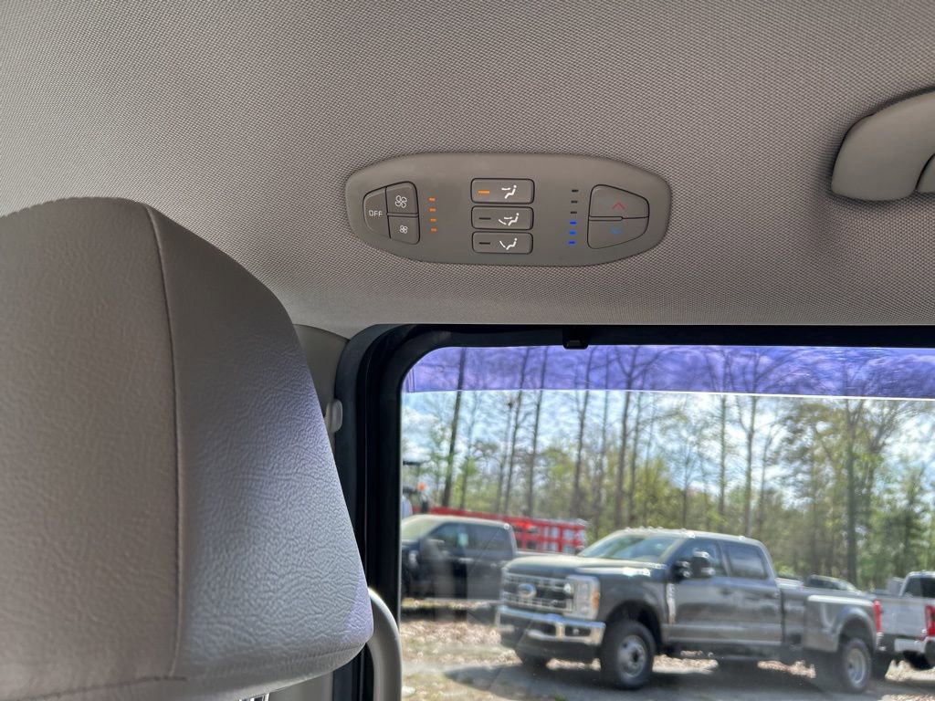 Used 2016 Kia Sedona LX w/ Option Group 020 image 29