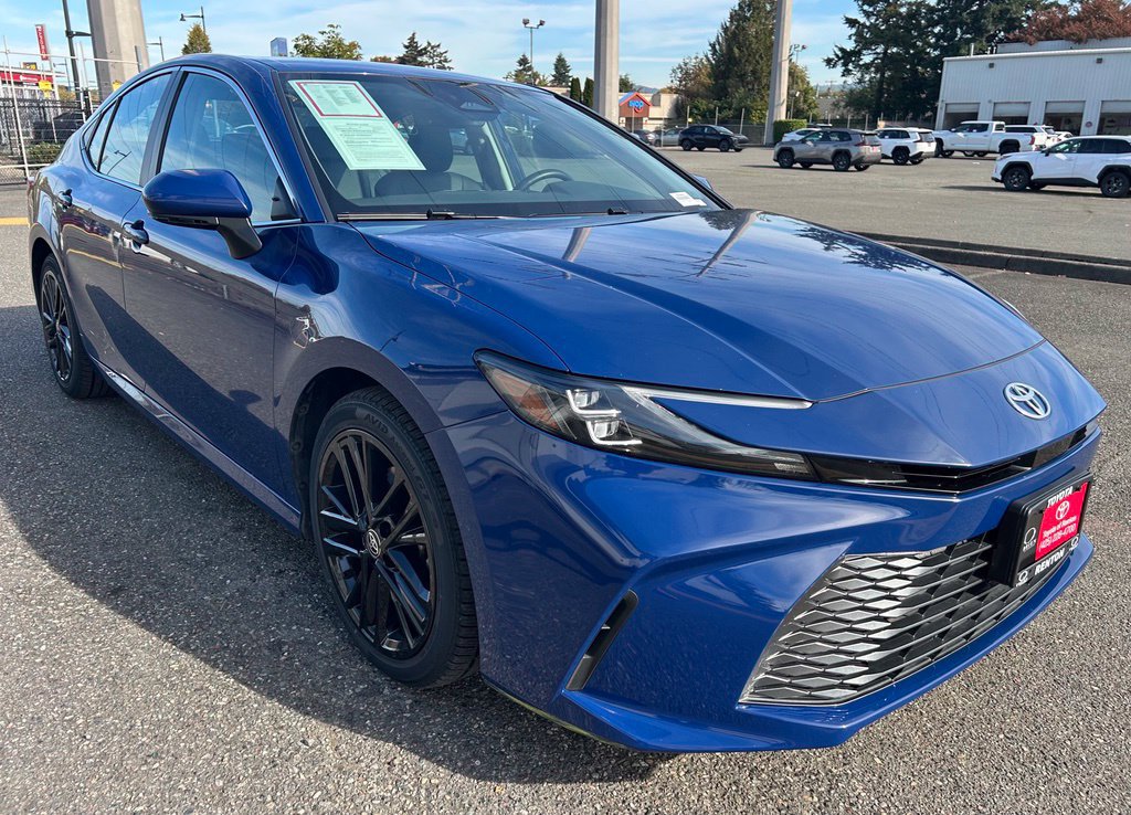Certified 2025 Toyota Camry XLE FWD image 3