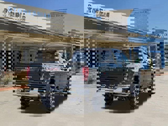 Used 2023 GMC Sierra 2500 SLE w/ SLE Value Package; image 5