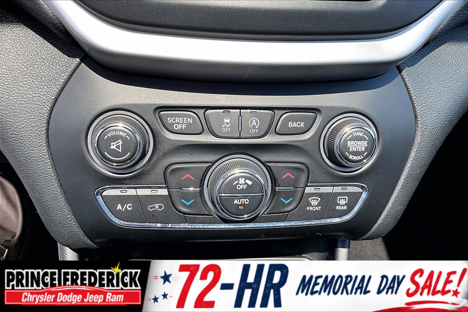 Used 2015 Jeep Cherokee Limited AWD/4WD image 27